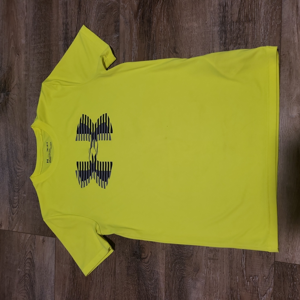 Under Armour - youth medium
